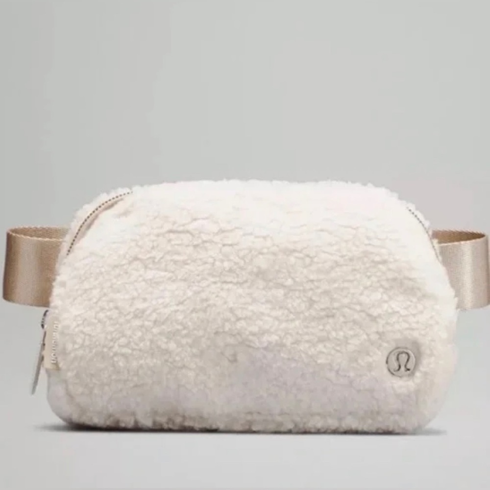 Lululemon Athletica Everywhere Fleece Belt Bag (Light Ivory) NWT